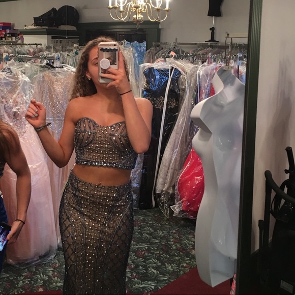 Prom Dress - Picture 2 of 7